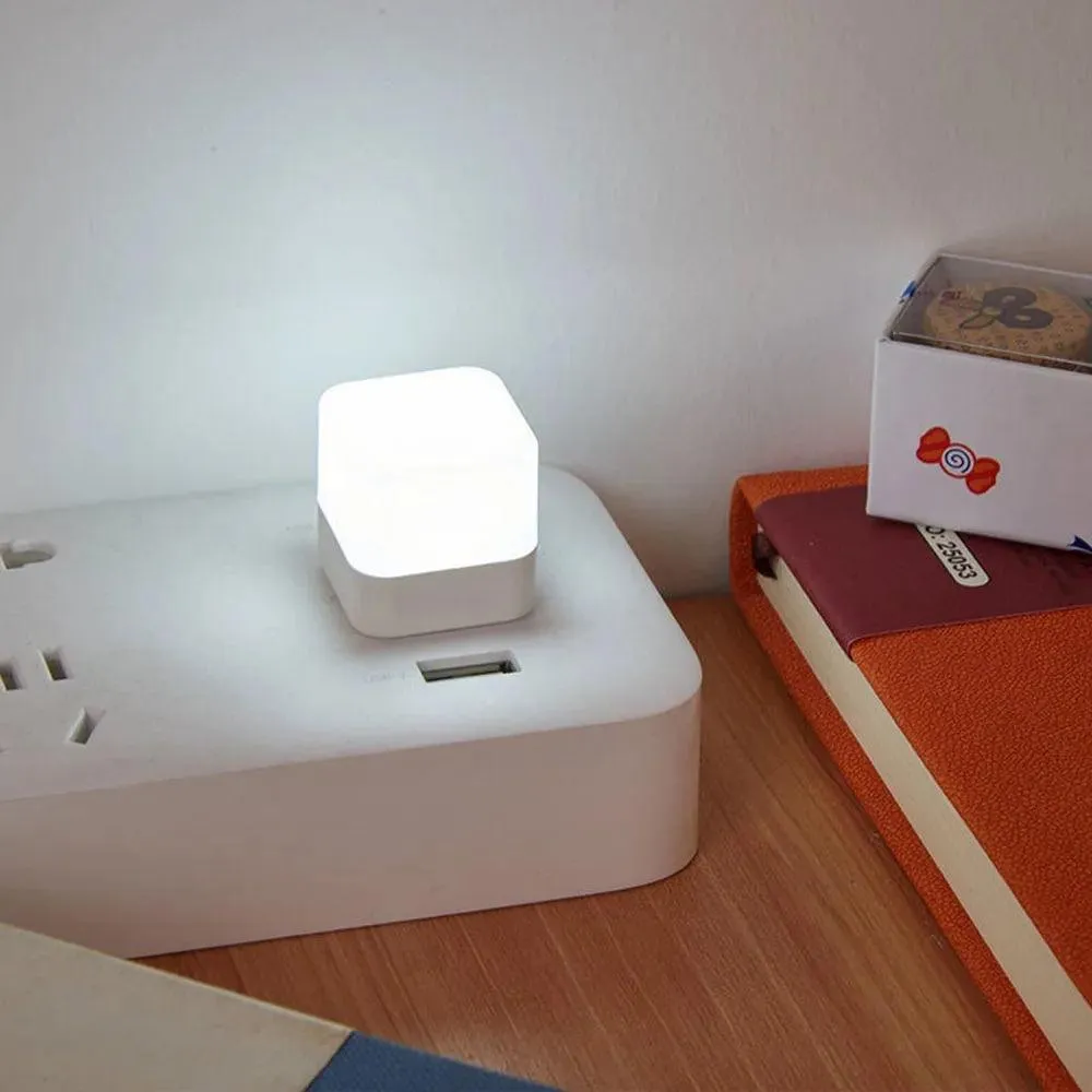 USB Night Light: Compact Mini Lamp for Reading & Travel